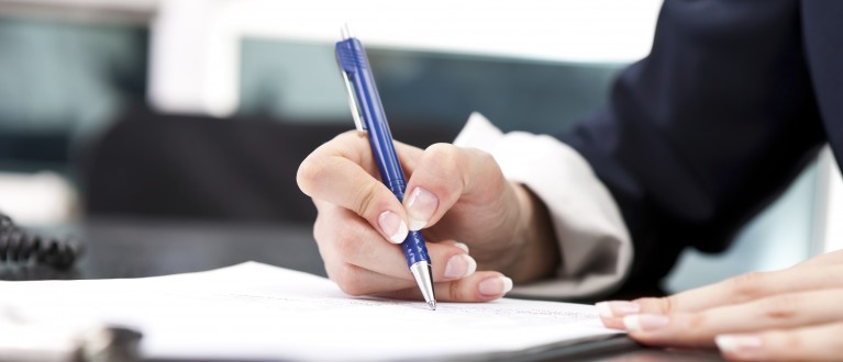 Entrepreneur puts signature under reporting obligation
